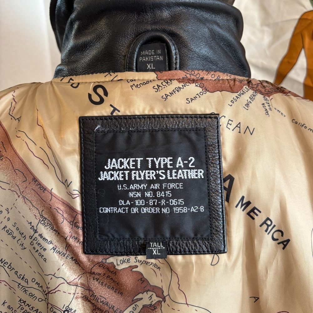Leather flight jacket - Picture 13 of 13